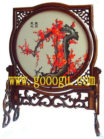梅花雙面繡臺(tái)屏，傳統(tǒng)蘇繡