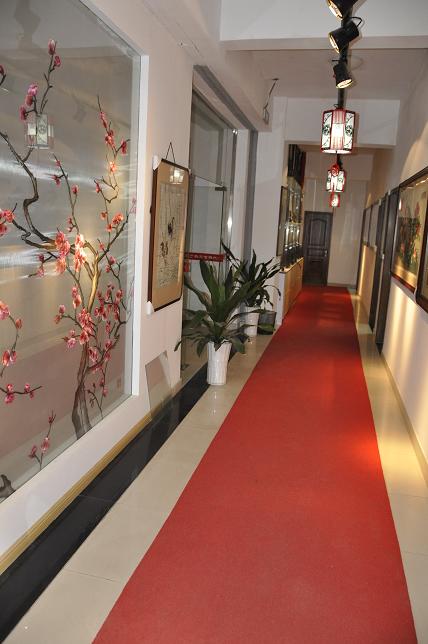 嬌古蘇繡藝術(shù)長(zhǎng)廊，蘇州嬌古蘇繡展廳局部圖